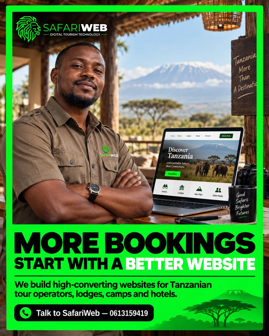 Mtaalamu wa biashara ya utalii na mfano wa website kwenye laptop
